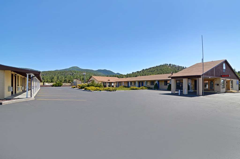 Super 8 By Wyndham Williams West Route 66 - Grand Canyon Area Bagian luar foto