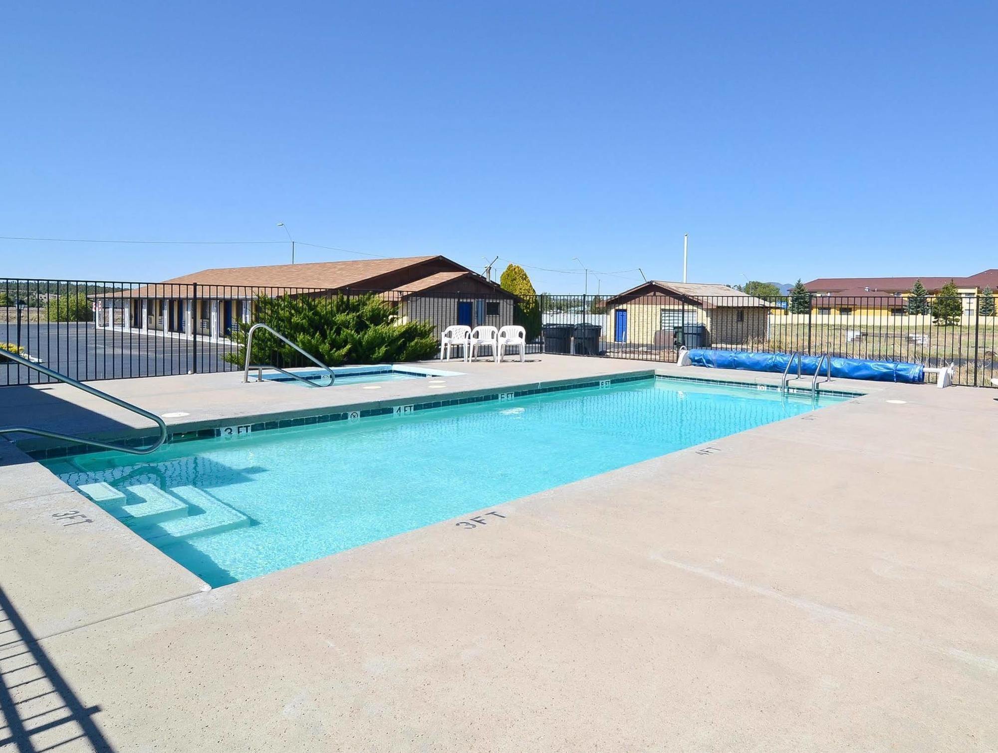 Super 8 By Wyndham Williams West Route 66 - Grand Canyon Area Bagian luar foto