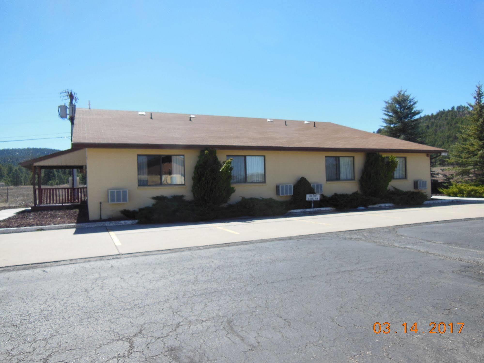 Super 8 By Wyndham Williams West Route 66 - Grand Canyon Area Bagian luar foto